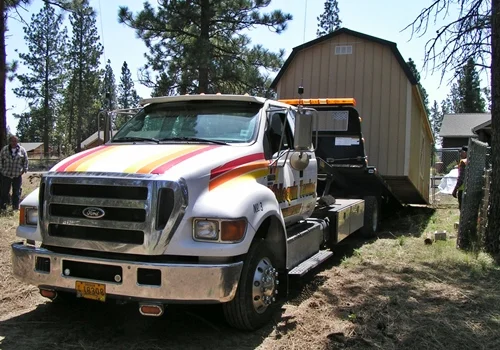 Chiloquin Towing: Storage shed to move